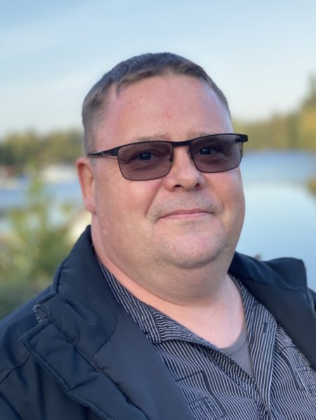 Porträtfoto von Dirk Thenent